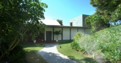 Marbella, Spanien – Luxusvilla mit Infinity-Pool in Benalmádena