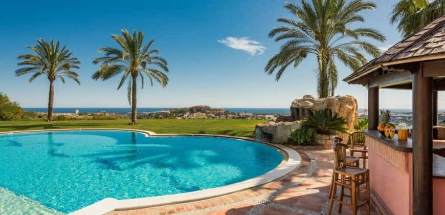Marbella, Spanien – Anwesen mit Tennisplatz, King Size Swimming Pool & Co.