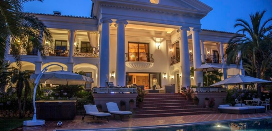 Marbella, Spanien – Eindrucksvolle Villa mit Pool in Sierra Blanca
