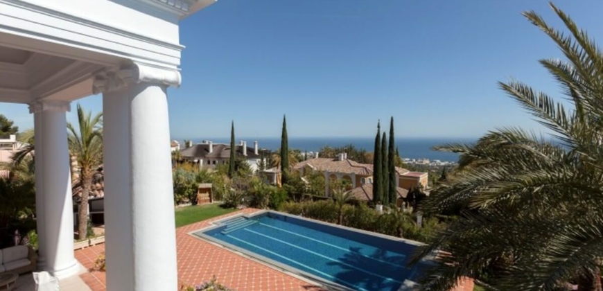 Marbella, Spanien – Eindrucksvolle Villa mit Pool in Sierra Blanca