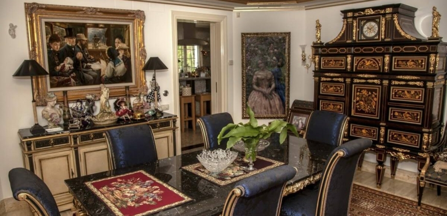 Marbella, Spanien – Eindrucksvolle Villa mit Pool in Sierra Blanca