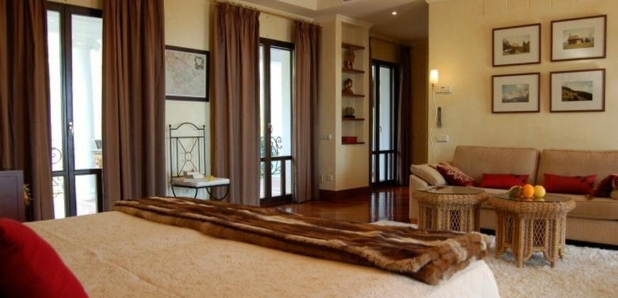 Marbella, Spanien – Eindrucksvolle Villa mit Pool in Sierra Blanca