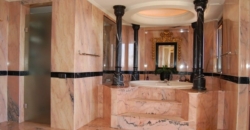 Marbella, Spanien – Eindrucksvolle Villa mit Pool in Sierra Blanca