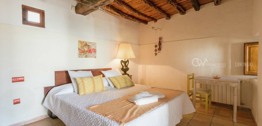 Ibiza, Spanien – Villa mit mediterranen Garten in San Rafael