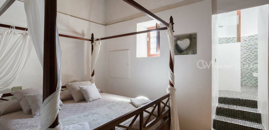 Ibiza, Spanien – Villa mit mediterranen Garten in San Rafael