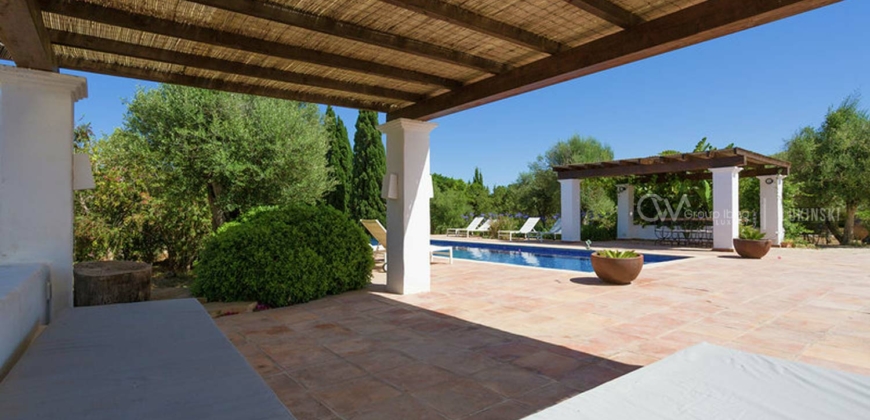 Ibiza, Spanien – Villa mit mediterranen Garten in San Rafael
