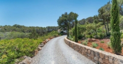 Ibiza, Spanien – Villa mit Traumblick in mitten eines Berges in Santa Eulalia