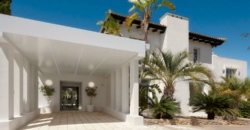 Ibiza, Spanien – Luxusvilla mit privatem Tennisplatz in Cala Jondal