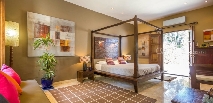 Ibiza, Spanien – Luxus Villa in den Bergen nähe des Morna-Tals