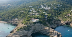 Ibiza, Spanien – Restaurierte Luxus Villa in Cala Moli
