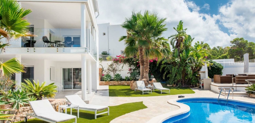 Ibiza, Spanien – Familienfreundliche Villa mit Gästehaus
