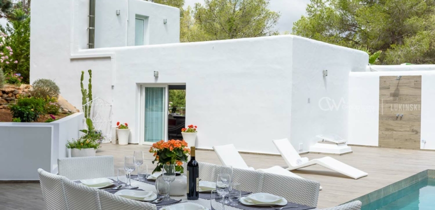 Ibiza, Spanien – Moderne Villa im idyllischen Can Furnet – € 1.396.500