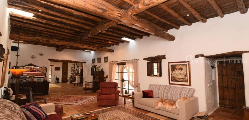 Ibiza, Spanien – Authentische Villa im Herzen der Insel in Santa Gertrudis