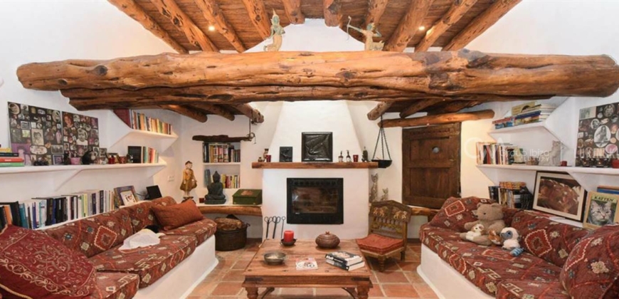 Ibiza, Spanien – Authentische Villa im Herzen der Insel in Santa Gertrudis