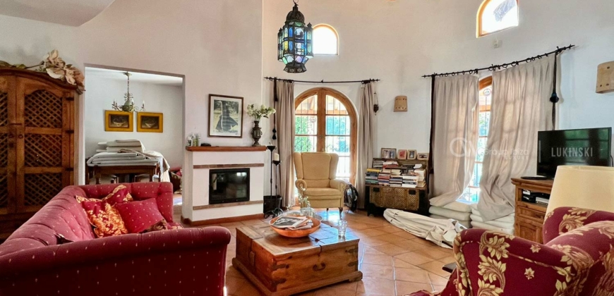 Ibiza, Spanien – Schöne Villa in Strandnähe mit großem Pool in Cala llonga