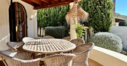 Ibiza, Spanien – Schöne Villa in Strandnähe mit großem Pool in Cala llonga