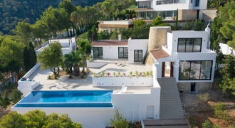 Ibiza, Spanien – Restaurierte Luxus Villa in Cala Moli