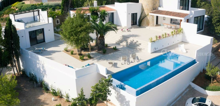 Ibiza, Spanien – Restaurierte Luxus Villa in Cala Moli