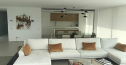 Ibiza, Spanien – Minimalistische Villa in begehrter Gegend San José