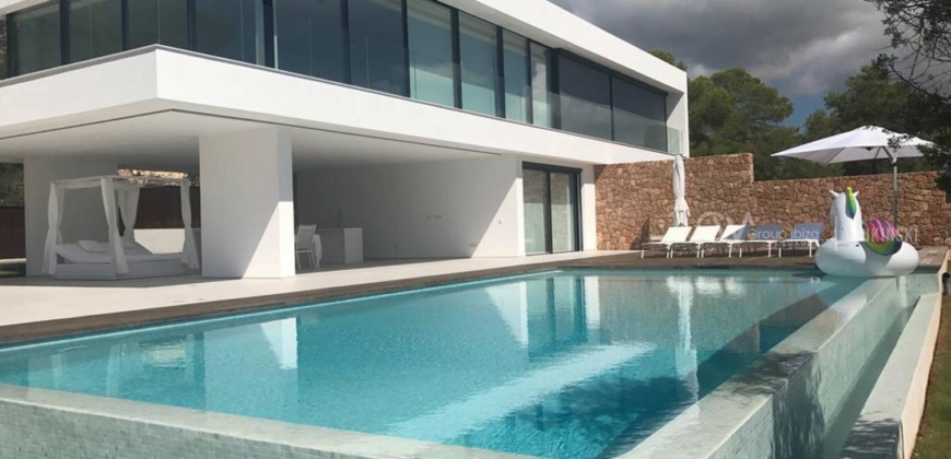 Ibiza, Spanien – Minimalistische Villa in begehrter Gegend San José – € 3.650.000