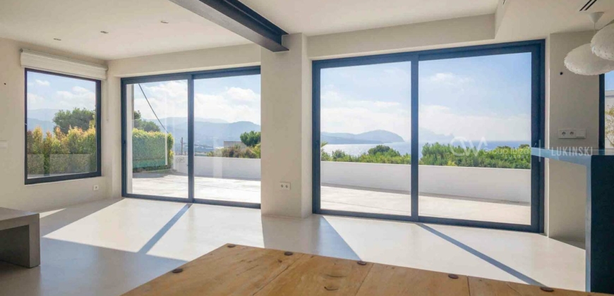 Ibiza, Spanien – Moderne Villa in Cala Codolar
