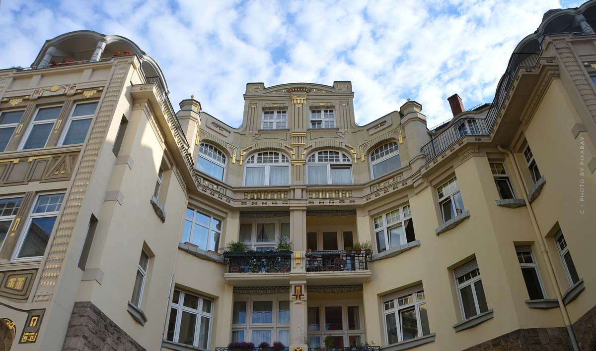 stiftung-familienstiftung-vermoegen-berlin-mitte-architektur-altbau-exklusive-eigentuemswohnungen-vermieten-immobilien-gmbh-oder-stiftung-ratgeber