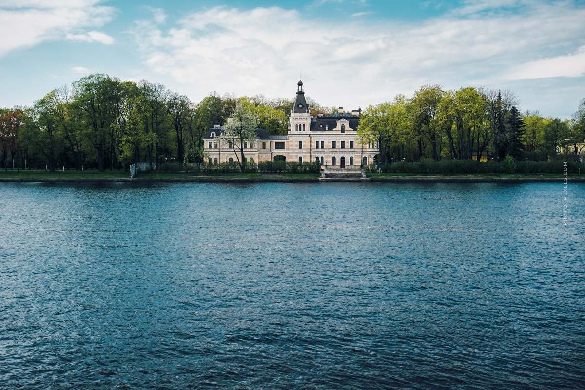 berlin-germany-real-estate-villa-houses-immobilien-realtor-makler-ultra-exclusive-island